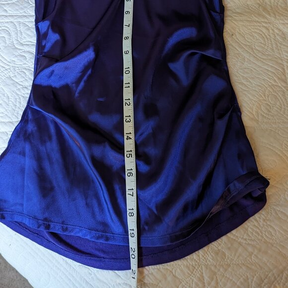 Tahari sleeveless satiny top- Size XS Great Condition - Picture 11 of 12